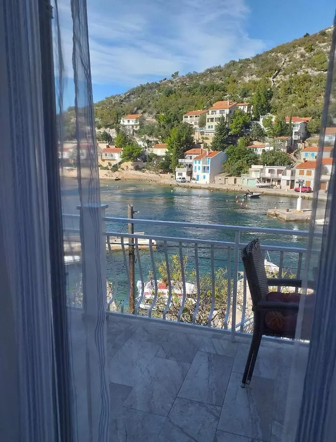 Apartments Jakov Starigrad