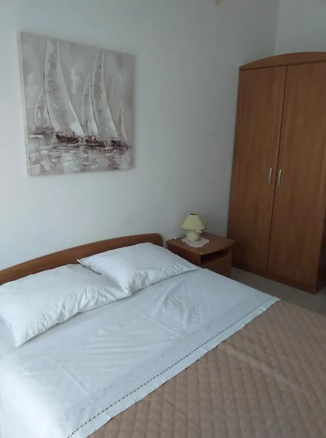 Apartments Jakov Starigrad   Starigrad (Kvarner)
